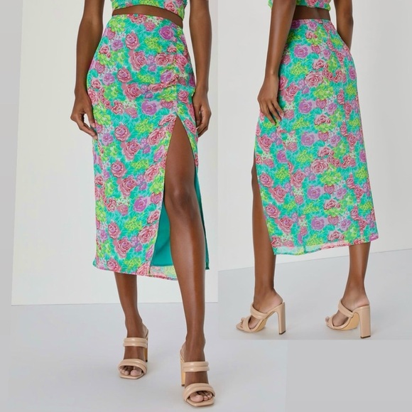 Lulus Bouquet, Girl, Hey Green Floral Print Ruched Slit Midi Skirt size Medium - Picture 2 of 9